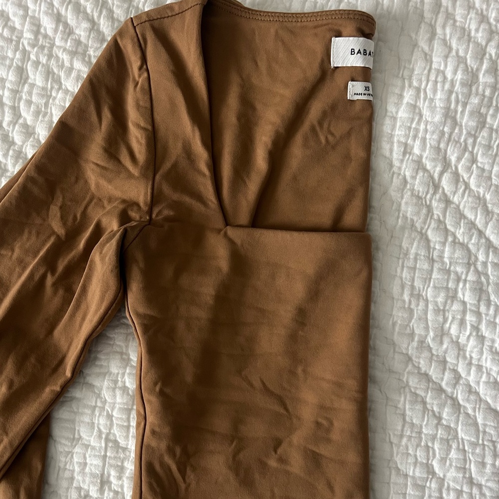 Aritzia Babaton top
